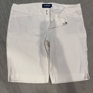 Old Navy Women's Classic White Bermudas